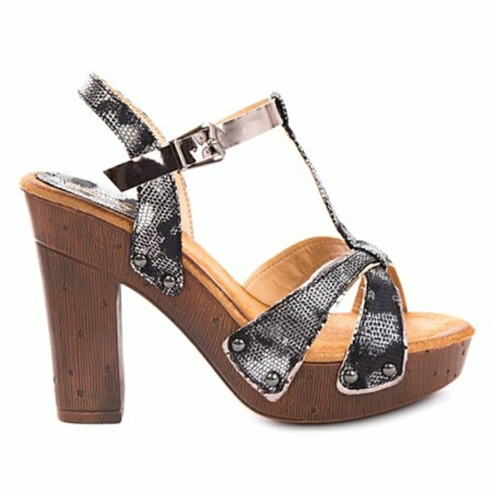 Brand New Soho Black Lacey T-strap Sandal